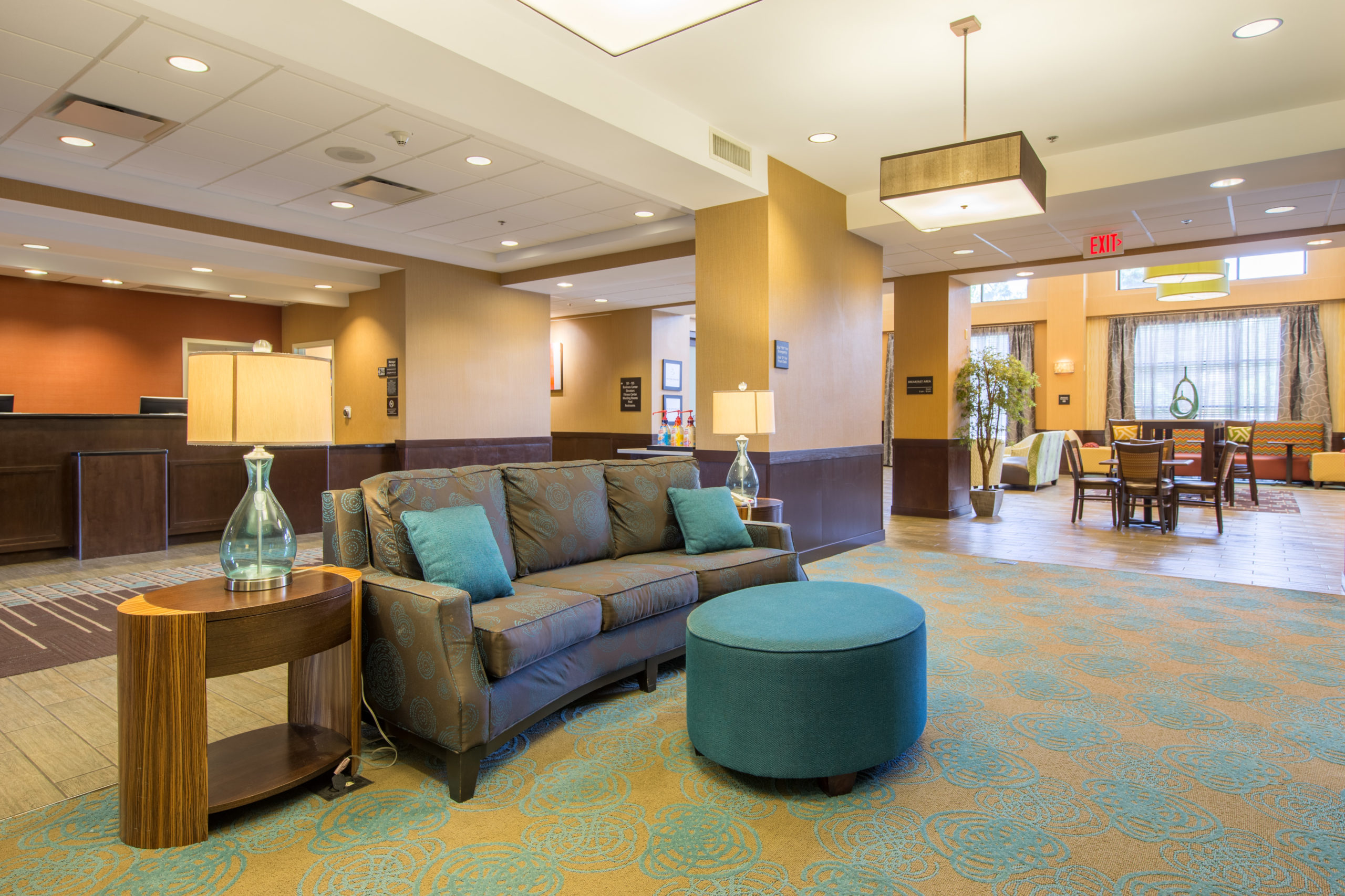 Hampton Inn & Suites Burlington – Housepersons